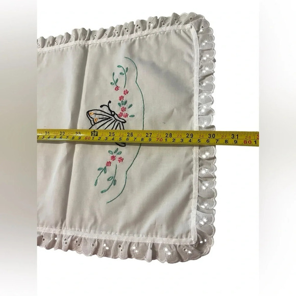 Vintage Hand Embroidered Butterfly Table Runner Floral Lace Dresser Scarf - Picture 4 of 5